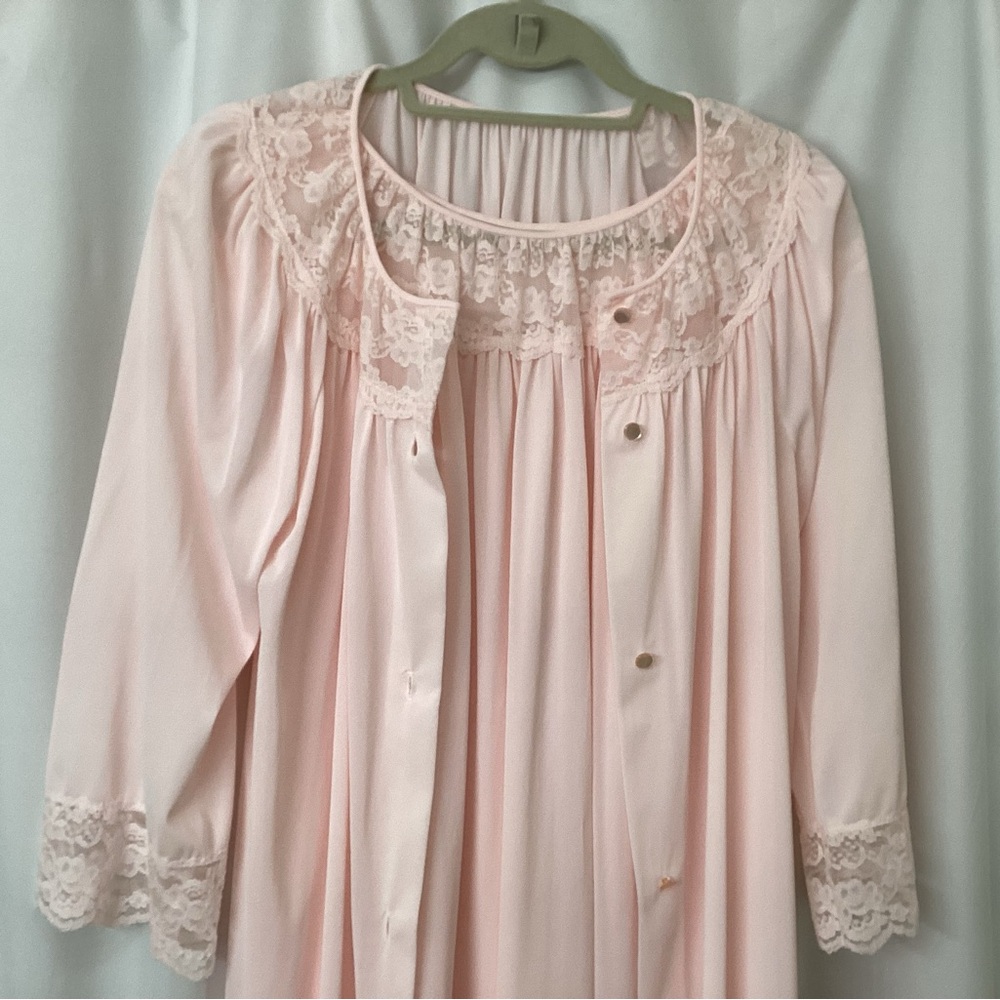 Gilldan Soft Pink Lace Set VTG